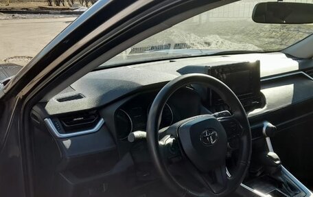 Toyota RAV4, 2022 год, 4 950 000 рублей, 5 фотография