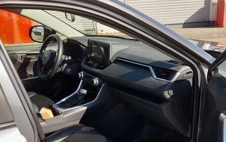 Toyota RAV4, 2022 год, 4 950 000 рублей, 12 фотография