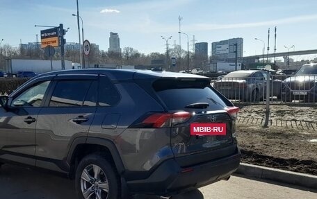 Toyota RAV4, 2022 год, 4 950 000 рублей, 11 фотография