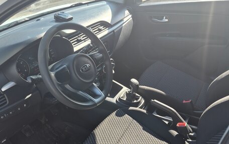 KIA Rio IV, 2018 год, 1 060 000 рублей, 8 фотография