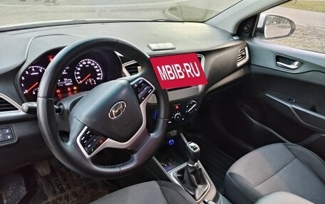 Hyundai Solaris II рестайлинг, 2019 год, 740 000 рублей, 4 фотография