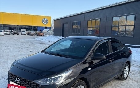 Hyundai Solaris II рестайлинг, 2021 год, 1 590 000 рублей, 3 фотография