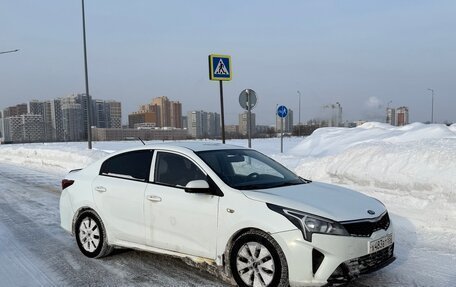 KIA Rio IV, 2021 год, 990 999 рублей, 4 фотография