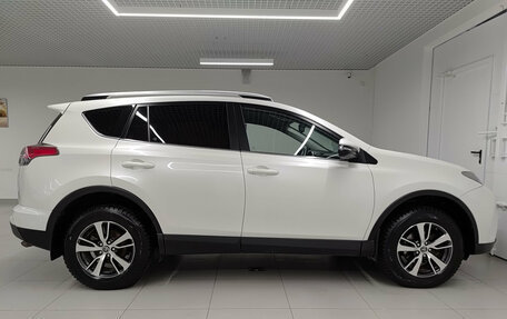 Toyota RAV4, 2017 год, 2 107 000 рублей, 8 фотография