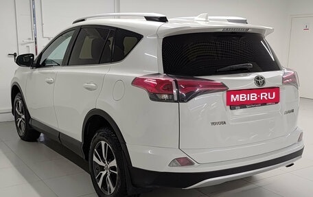 Toyota RAV4, 2017 год, 2 107 000 рублей, 11 фотография