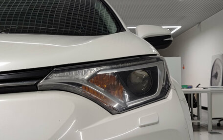 Toyota RAV4, 2017 год, 2 107 000 рублей, 21 фотография