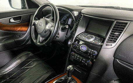 Infiniti QX70, 2015 год, 2 497 000 рублей, 9 фотография