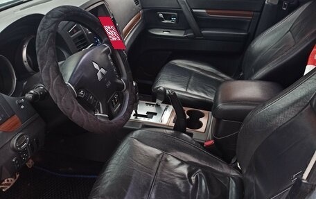 Mitsubishi Pajero IV, 2008 год, 1 300 000 рублей, 9 фотография