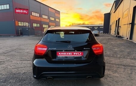 Mercedes-Benz A-Класс, 2015 год, 1 850 000 рублей, 2 фотография