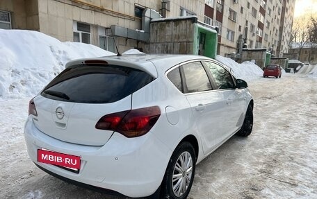 Opel Astra J, 2011 год, 670 000 рублей, 7 фотография