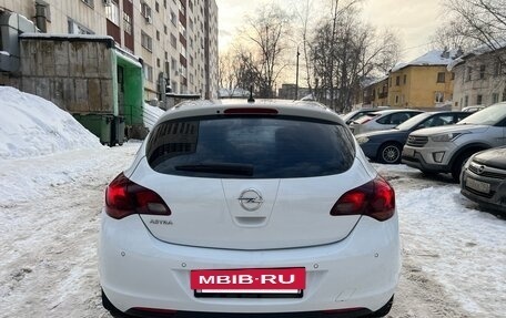 Opel Astra J, 2011 год, 670 000 рублей, 9 фотография