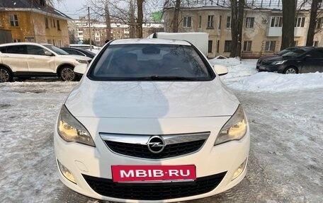Opel Astra J, 2011 год, 670 000 рублей, 5 фотография