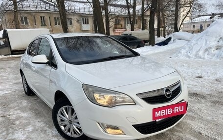 Opel Astra J, 2011 год, 670 000 рублей, 4 фотография
