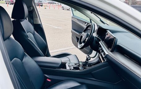 KIA K5, 2021 год, 2 100 000 рублей, 13 фотография