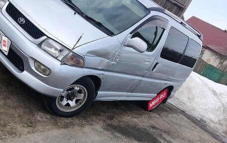 Toyota Regius, 1999 год, 750 000 рублей, 4 фотография
