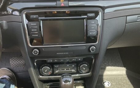 Skoda Superb III рестайлинг, 2013 год, 1 350 000 рублей, 24 фотография