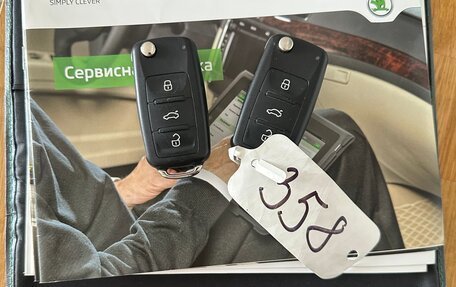 Skoda Superb III рестайлинг, 2013 год, 1 350 000 рублей, 37 фотография