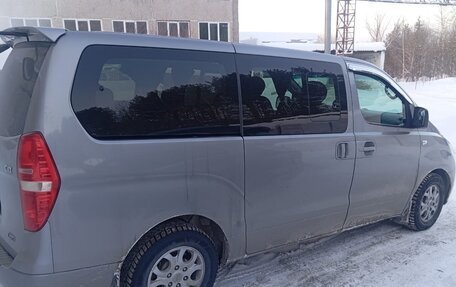 Hyundai Grand Starex Grand Starex I рестайлинг 2, 2011 год, 1 400 000 рублей, 2 фотография