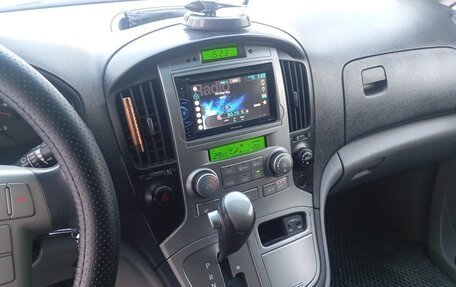 Hyundai Grand Starex Grand Starex I рестайлинг 2, 2011 год, 1 400 000 рублей, 4 фотография