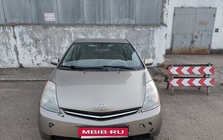 Toyota Prius, 2007 год, 600 000 рублей, 16 фотография