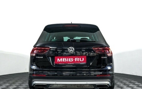 Volkswagen Tiguan II, 2019 год, 2 697 000 рублей, 6 фотография