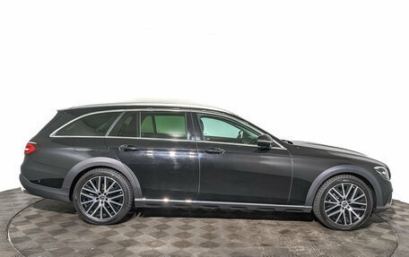 Mercedes-Benz E-Класс, 2021 год, 5 970 000 рублей, 4 фотография