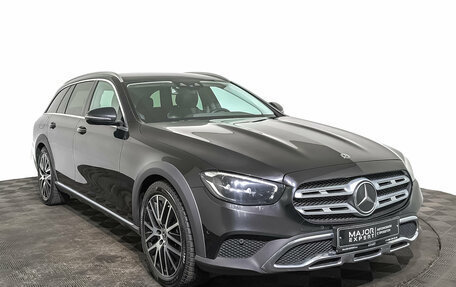 Mercedes-Benz E-Класс, 2021 год, 5 970 000 рублей, 3 фотография