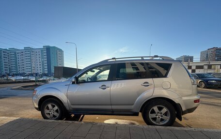 Mitsubishi Outlander III рестайлинг 3, 2010 год, 1 590 000 рублей, 11 фотография