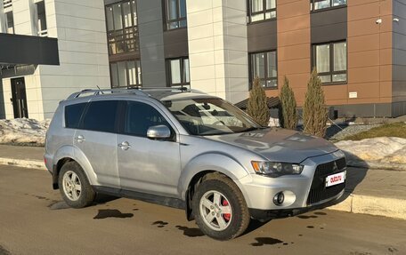 Mitsubishi Outlander III рестайлинг 3, 2010 год, 1 590 000 рублей, 4 фотография