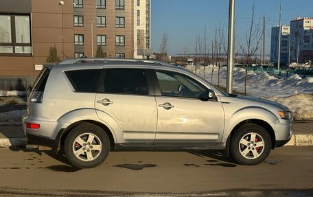 Mitsubishi Outlander III рестайлинг 3, 2010 год, 1 590 000 рублей, 5 фотография
