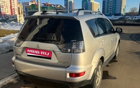 Mitsubishi Outlander III рестайлинг 3, 2010 год, 1 590 000 рублей, 7 фотография