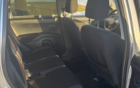 Mitsubishi Outlander III рестайлинг 3, 2010 год, 1 590 000 рублей, 16 фотография