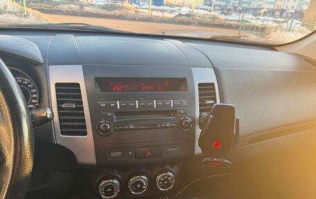 Mitsubishi Outlander III рестайлинг 3, 2010 год, 1 590 000 рублей, 25 фотография