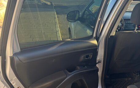 Mitsubishi Outlander III рестайлинг 3, 2010 год, 1 590 000 рублей, 21 фотография