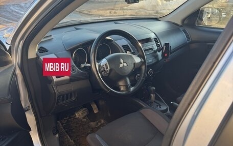Mitsubishi Outlander III рестайлинг 3, 2010 год, 1 590 000 рублей, 18 фотография