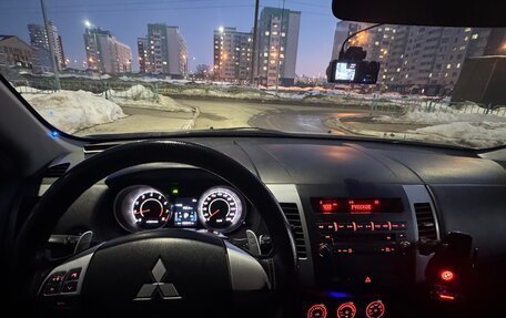 Mitsubishi Outlander III рестайлинг 3, 2010 год, 1 590 000 рублей, 38 фотография