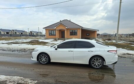 Toyota Camry, 2019 год, 2 450 000 рублей, 7 фотография