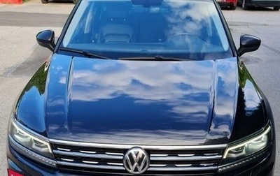 Volkswagen Tiguan II, 2018 год, 2 200 000 рублей, 1 фотография