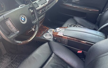 BMW 7 серия, 2004 год, 1 800 000 рублей, 39 фотография