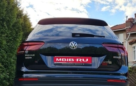 Volkswagen Tiguan II, 2018 год, 2 200 000 рублей, 6 фотография