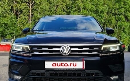 Volkswagen Tiguan II, 2018 год, 2 200 000 рублей, 2 фотография