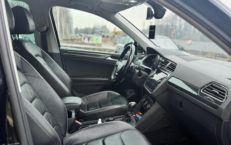 Volkswagen Tiguan II, 2018 год, 2 200 000 рублей, 14 фотография