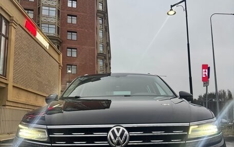 Volkswagen Tiguan II, 2018 год, 2 200 000 рублей, 16 фотография