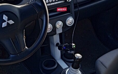 Mitsubishi Colt VI рестайлинг, 2005 год, 500 000 рублей, 1 фотография