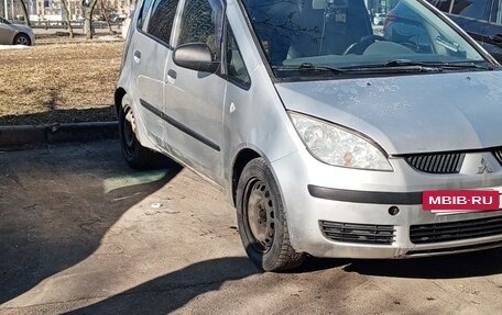 Mitsubishi Colt VI рестайлинг, 2005 год, 500 000 рублей, 2 фотография