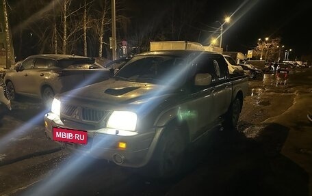 Mitsubishi L200 III рестайлинг, 2004 год, 630 000 рублей, 2 фотография