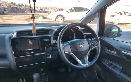 Honda Fit III, 2018 год, 1 300 000 рублей, 6 фотография