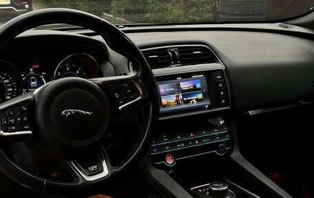 Jaguar F-Pace, 2017 год, 2 700 000 рублей, 4 фотография