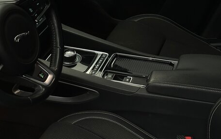 Jaguar F-Pace, 2017 год, 2 700 000 рублей, 6 фотография