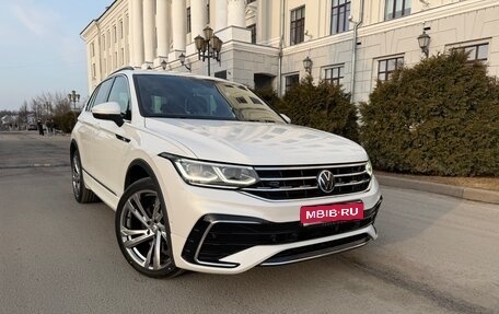 Volkswagen Tiguan II, 2020 год, 3 890 000 рублей, 1 фотография